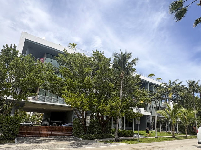 101 Key Biscayne Condo photo 2